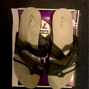 Kim Rodger’s “Jamily”, ladies, size 9M sandal